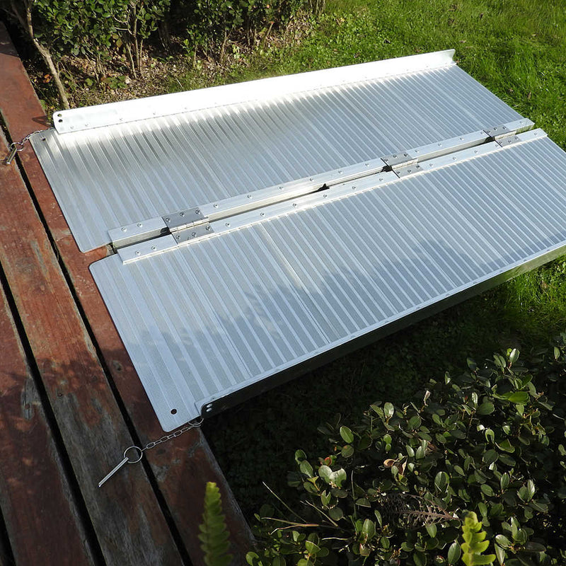 4 Ft Home Corridor Aluminum Alloy Folding Wheelchair Ramp Silver